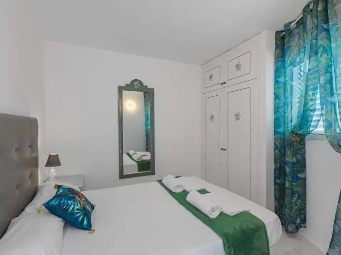 New Blue Seaside View Ponderosa, In Costa Adeje Apartment Playa de las Americas  Playa de las Americas (Tenerife)